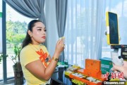 紫微算命泰国主播品三亚榴莲：“尝到了家乡味”