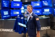紫微算命尾盘：美股小幅上扬 标普指数上涨约0.3%